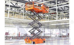 如何延長高空作業(yè)電動(dòng)升降平臺蓄電池壽命-咨詢專業(yè)廠家迅特